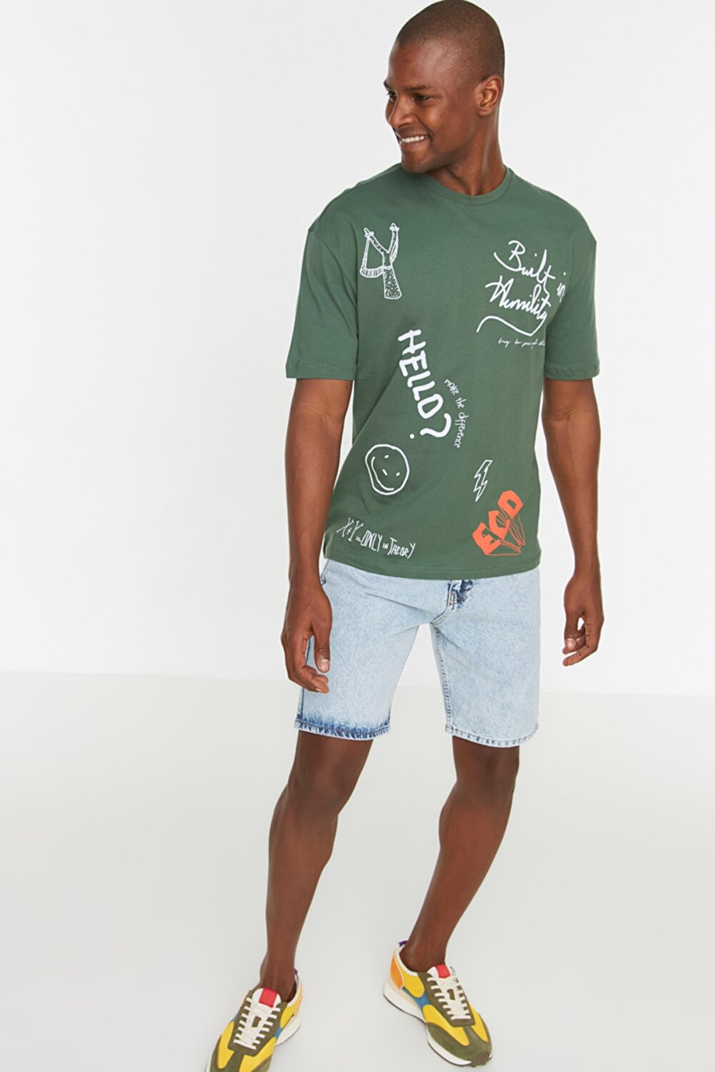 4_org_zoom CD T-Shirt - Green - Oversize - Image 1