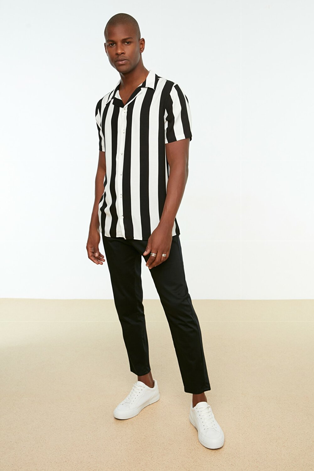 8_org_zoom CD Shirt - Black - Regular - Image 1
