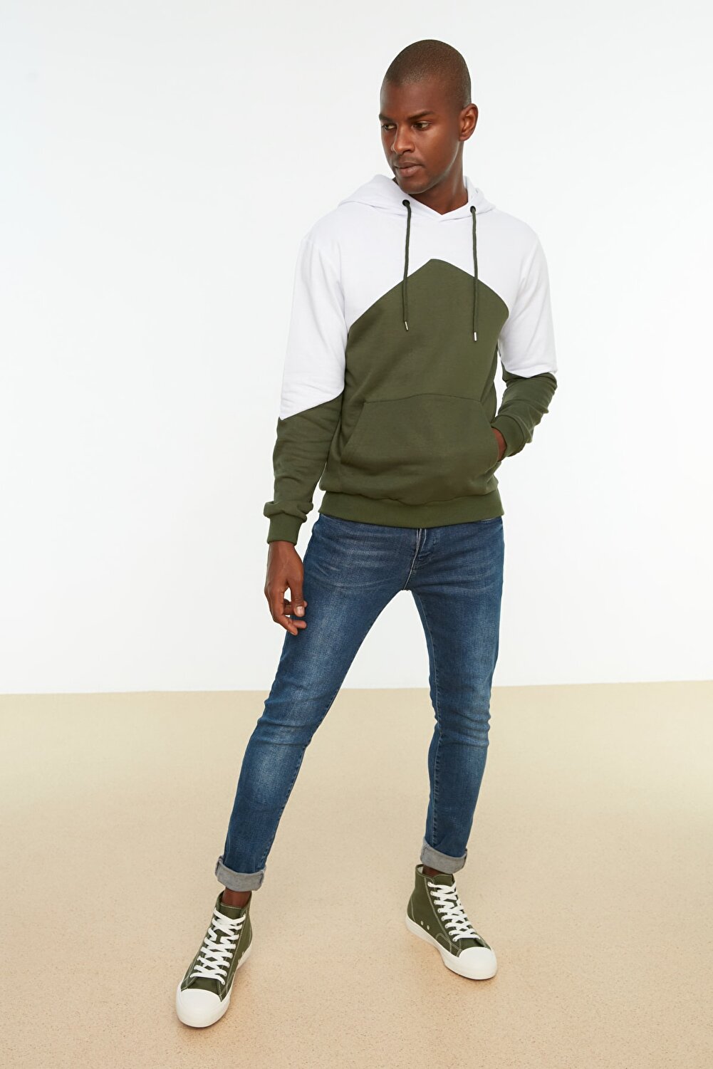 8_org_zoom CD Sweatshirt - White - Normal - Image 1