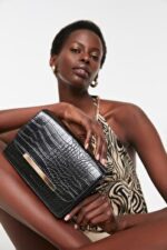 CD Shoulder Bag - Black - Image 4